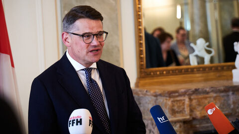 Boris Rhein im Interview mit den Medien Boris Rhein im Interview mit den Medien