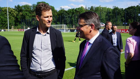 Boris Rhein und Geschäftsführer der deutschen Nationalmannschaft Oliver Bierhoff Boris Rhein und Geschäftsführer der deutschen Nationalmannschaft Oliver Bierhoff