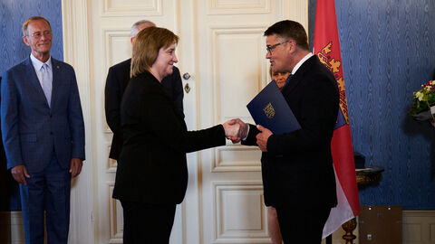 Die ehemalige Justizmimnisterin Eva Kühne-Hörmann wurde verabschiedet. Die ehemalige Justizmimnisterin Eva Kühne-Hörmann wurde verabschiedet.