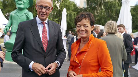 Oppositionsführer im Deutschen Bundestag Friedrich Merz und Europaministerin Lucia Puttrich Hessenfest 2022