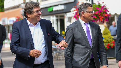 Rundgang durch die Altstadt in Korbach Ministerpräsident Boris Rhein und Bürgermeister Klaus Friedrich auf einem Rundgang durch die Altstadt in Korbach