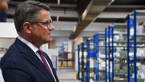 Ministerpräsident Boris Rhein besucht den Gewerbepark Hüttenwerk in Michelstadt Ministerpräsident Boris Rhein besucht den Gewerbepark Hüttenwerk in Michelstadt