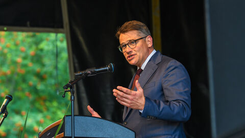 Ministerpräsident Boris Rhein in der Keltenwelt Glauberg zu 50 Jahre Wetteraukreis Ministerpräsident Boris Rhein in der Keltenwelt Glauberg zu 50 Jahre Wetteraukreis