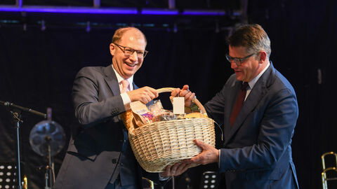 Ministerpräsident Boris Rhein in der Keltenwelt Glauberg zu 50 Jahre Wetteraukreis Ministerpräsident Boris Rhein in der Keltenwelt Glauberg zu 50 Jahre Wetteraukreis