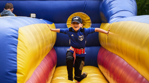 Drillingstreffen 2023 im Hessenpark in Neu-Anspach Drillingstreffen 2023 im Hessenpark in Neu-Anspach