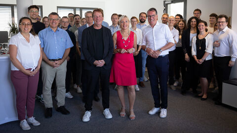 Digitalministerin Sinemus im KI-Lab in Darmstadt