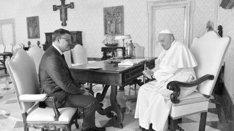 Ministerpräsident Boris Rhein und Papst Franziskus  Ministerpräsident Boris Rhein und Papst Franziskus