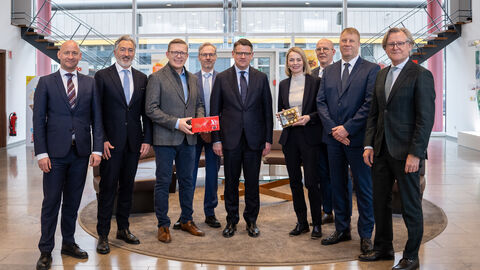 Ministerpräsident Boris Rhein besucht Ferrero-Werk im mittelhessischen Stadtallendorf